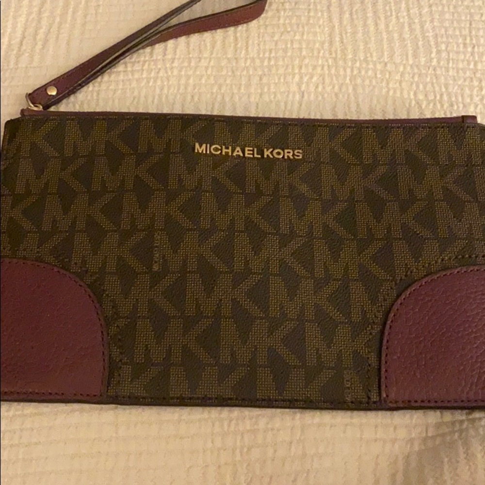 Michael Kors Wristlet